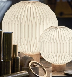 375 bordlampe medium, lys eg/papir