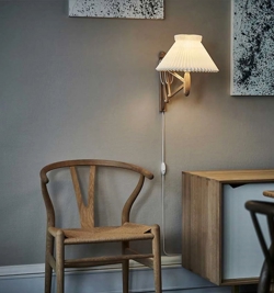 Sax 224-1/17 væglampe, lys eg/standardskærm