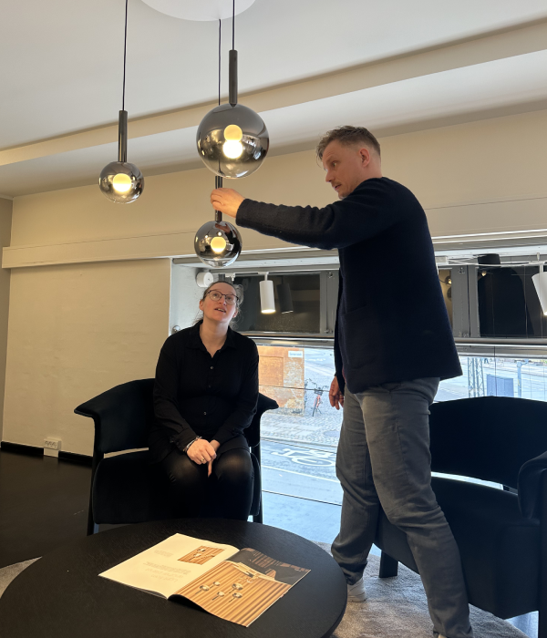 Book en aftale for rådgivning om indretning med lys